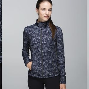 Lululemon Forme Jacket (Cuffins)Rocky Road Sand Dune Toothpaste